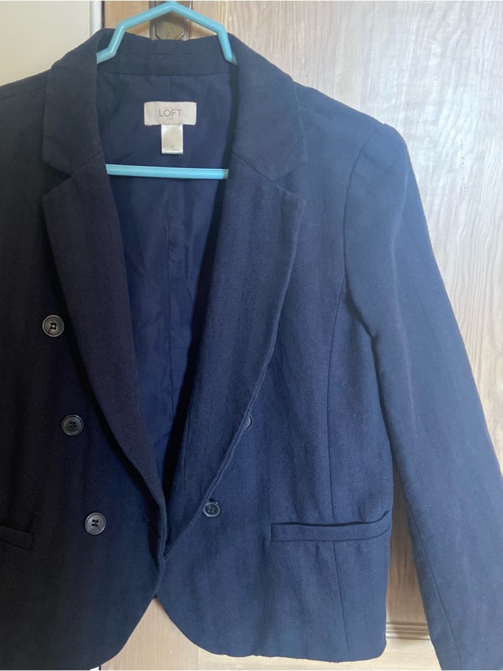 LOFT Navy Preppy double Breasted Tailored Blazer
LINEN preppy with added cuff!